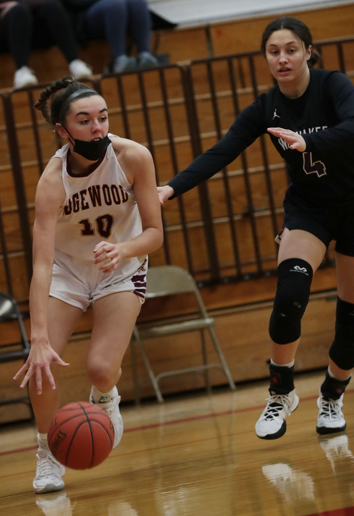 20220115_12_Edgewood_Waunakee_0084_AJA-01152022221752